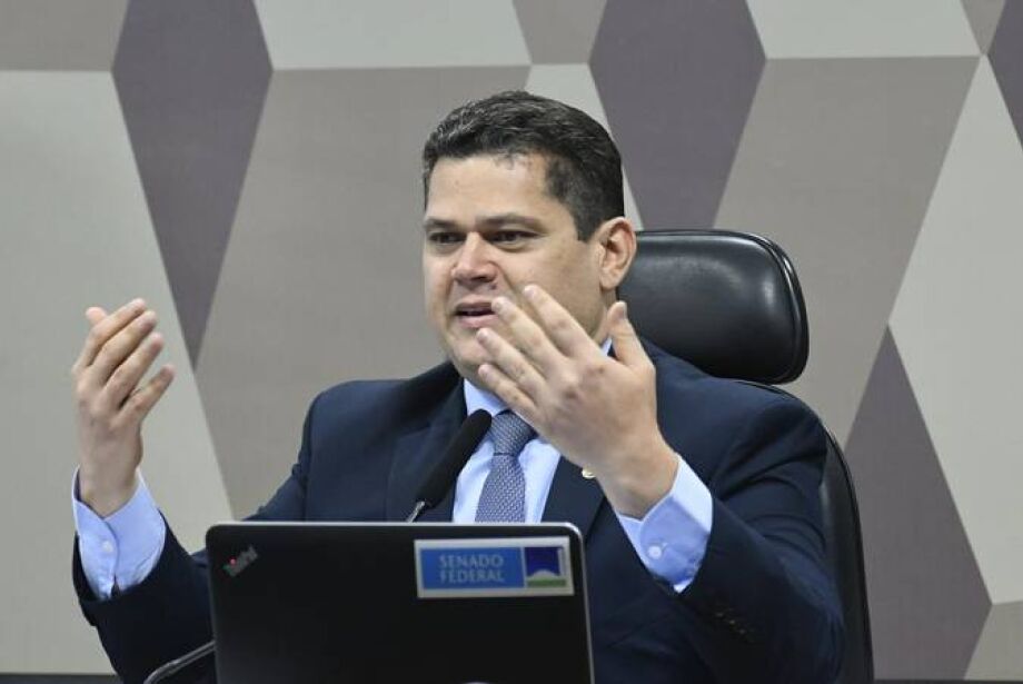 Davi Alcolumbre deve presidir CCJ por mais dois anos