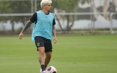Sobre equipe da estreia do Timão, Fernando Lázaro dá pistas em treino do Corinthians