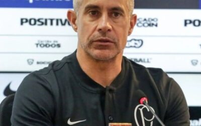 Sylvinho é anunciado como novo treinador da seleção da Albânia
