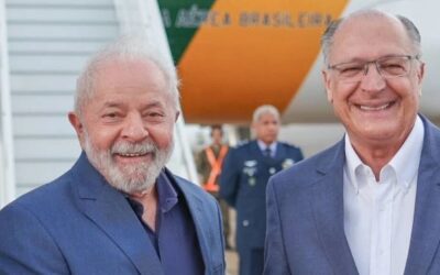 Lula embarca à Argentina, sua 1ª viagem internacional; Alckmin assume presidência