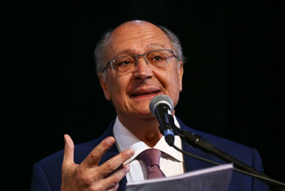 Reforma tributária é questão central para o governo, diz Alckmin