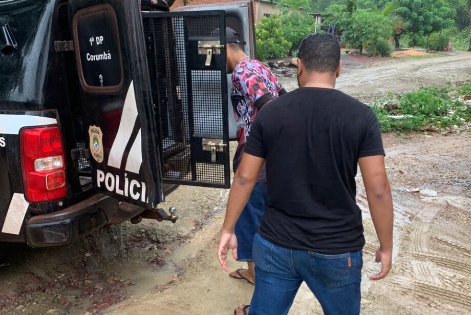 Vizinho invade casa em Corumbá e estupra mulher de 56 anos