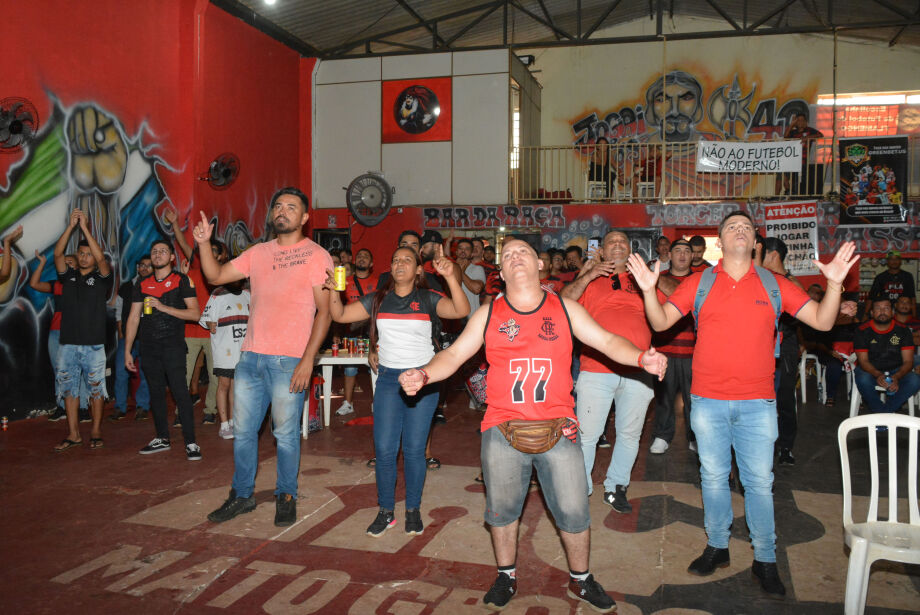 Al-Hilal marca três, vai à final do Mundial e frustra flamenguistas em MS
