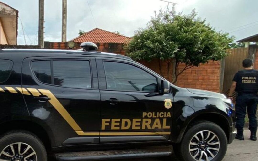 Polícia Federal cumpre mandados em universidade em investigação de armas no campus