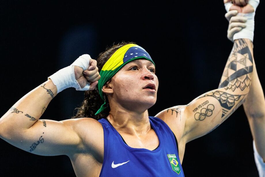 Bia Ferreira e Keno Marley são campeões do torneio de boxe de Strandja