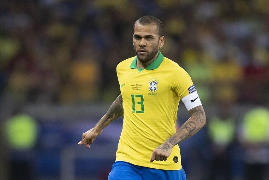 Caso Robinho atrapalha pedido de liberdade de Daniel Alves, diz advogado do lateral