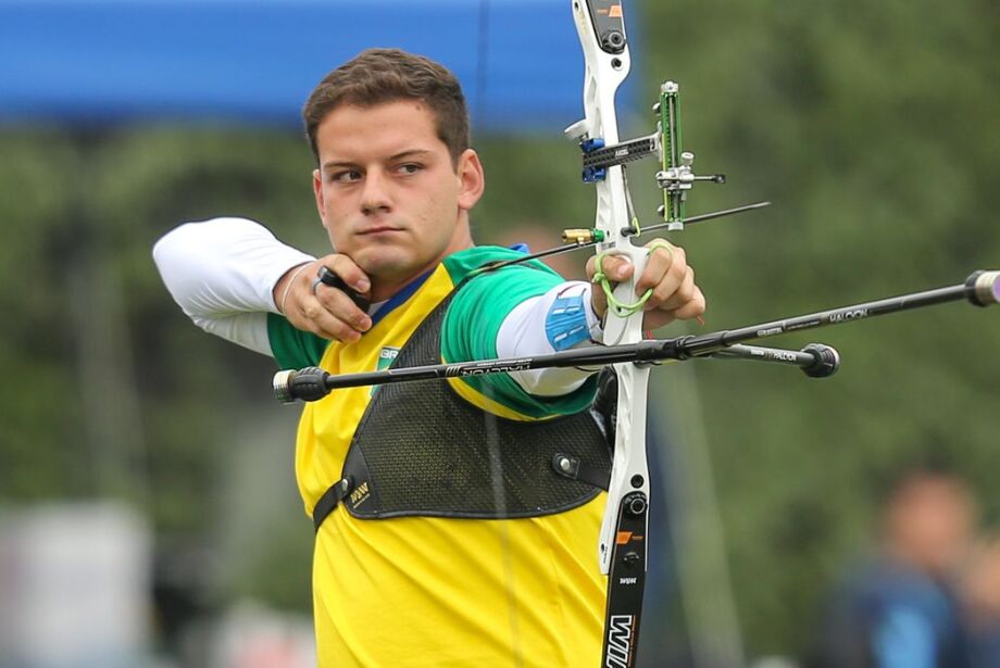 Marcus D’Almeida assume liderança do ranking mundial do tiro com arco