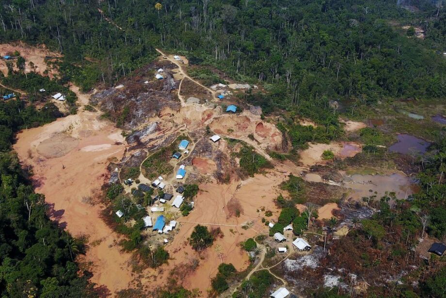 Emergência na terra yanomami completa um mês sem transparência e com casa de saúde lotada