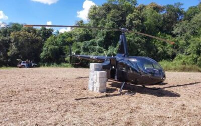 Polícia intercepta helicóptero vindo do Paraguai com mais de 300 kg de cocaína