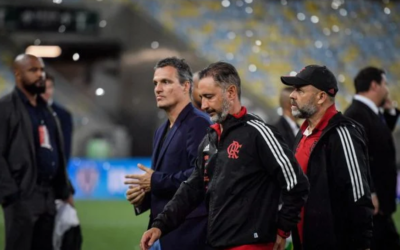 Jogadores do Flamengo saem em defesa de VP após derrota na Recopa
