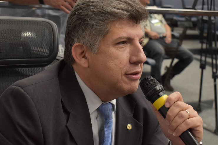Lidio Lopes apresenta projeto para auxiliar financeiramente mulheres vitimas de violência