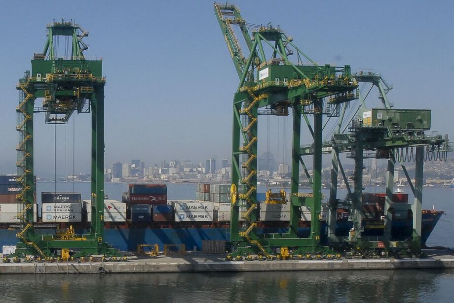 Balança comercial registra maior superávit da história para março