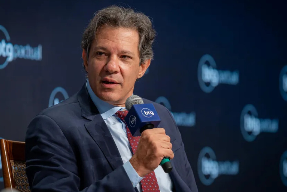 Ao FMI, Haddad defende regra fiscal e reitera contas no azul