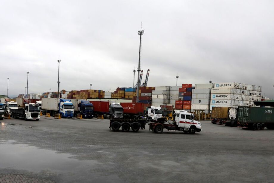 Balança comercial de abril tem superávit de US$ 8,225 bilhões