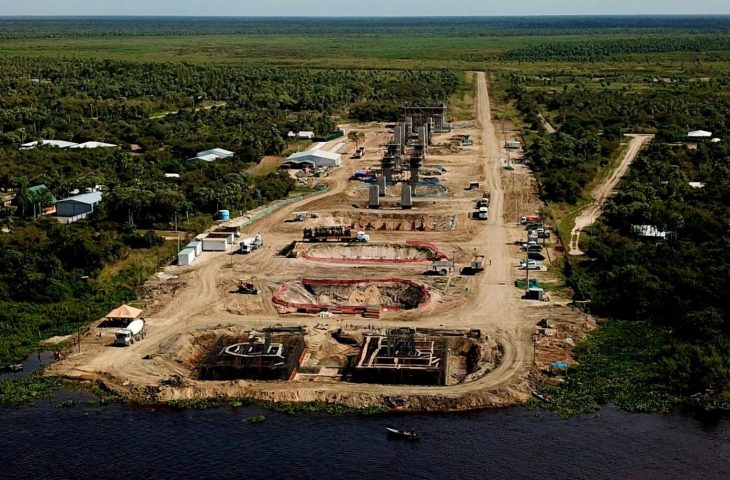 Governo vistoria obras da ponte sobre o Rio Paraguai para fortalecer a Rota Bioceânica