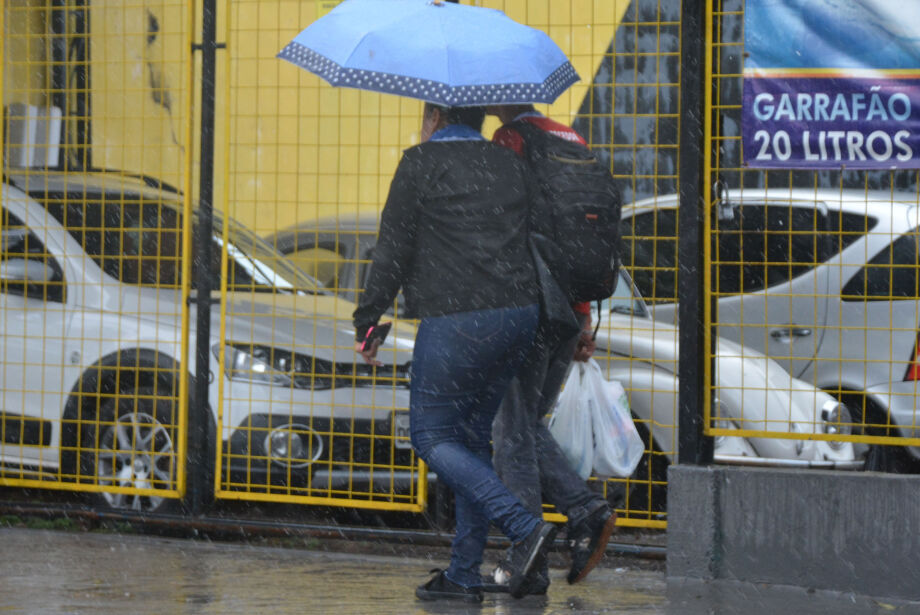 Inmet divulgou alerta de chuvas intensas e declínio na temperatura em MS - Gerson Oliveira/Correio do Estado