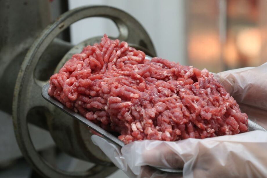 Preço alto leva brasileiro a reduzir consumo de proteínas
