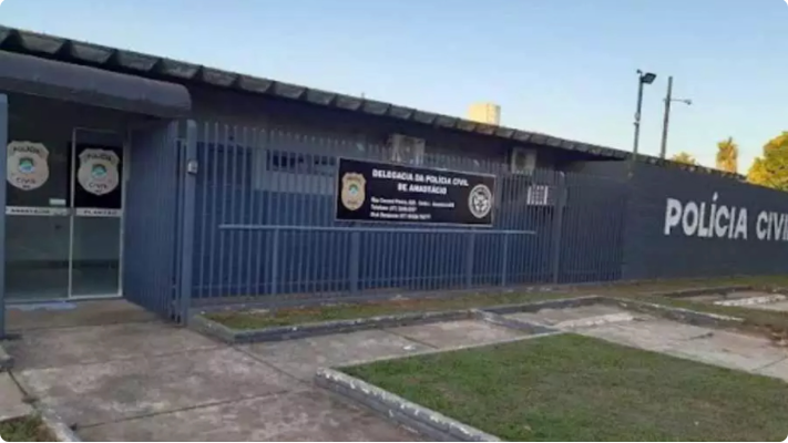 Com membro do PCC, ex-marido vai até casa de jovem e faz disparos contra grupo por cima do muro