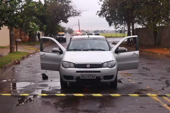 Dois são baleados dentro de carro e homem é executado na Vila Sobrinho