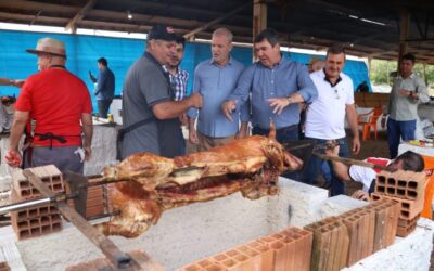 Na Festa do Leitão no Rolete, governador valoriza tradição e reafirma compromissos com São Gabriel do Oeste