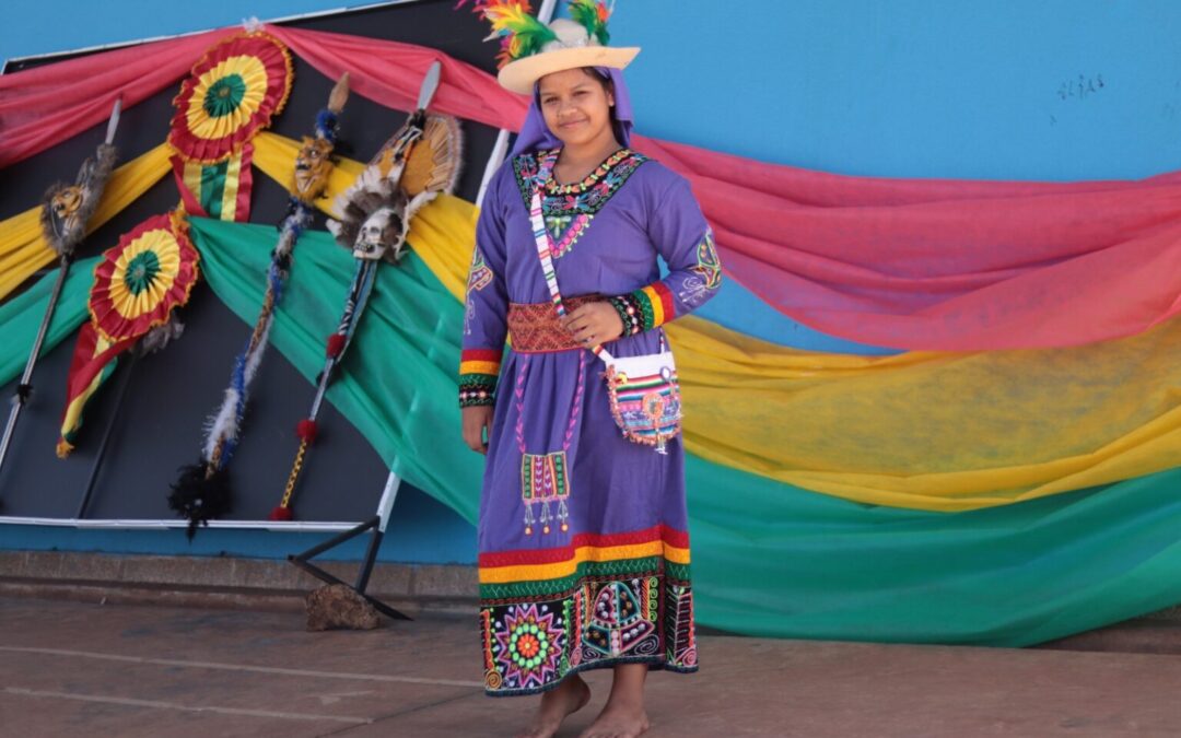 Cultura boliviana ocupa a Praça do Rádio em celebração aos 198 anos de independência do país