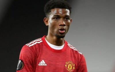 Jovem esperança ofensiva do United de R$ 272 mi machuca o joelho e perde começo da temporada