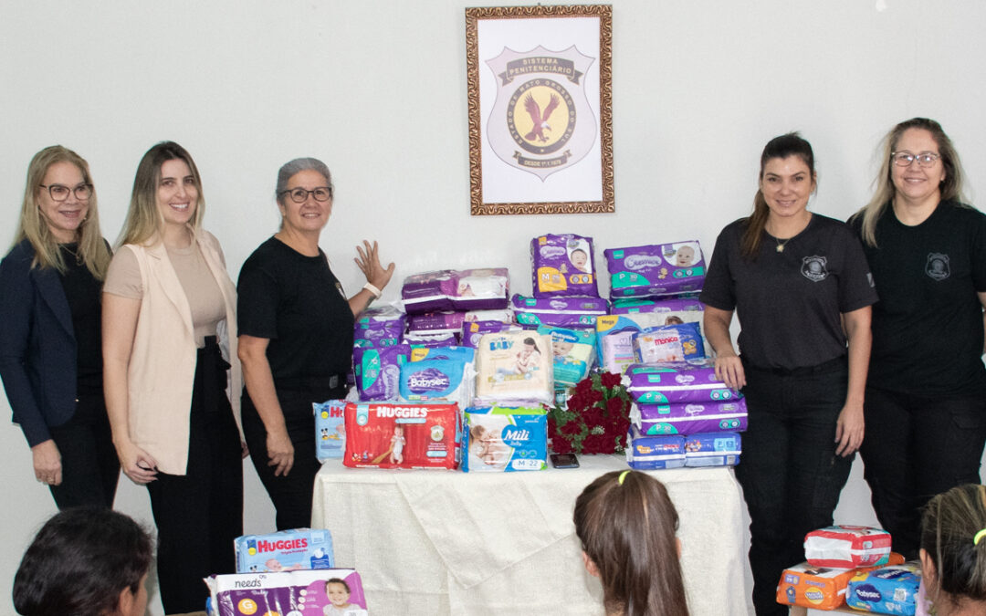TCE-MS entrega 5 mil fraldas descartáveis a presidio feminino em Campo Grande