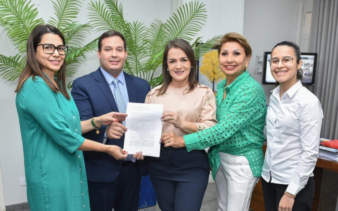Prefeita sanciona lei que declara de Utilidade Pública a Associação Paridade de Verdade