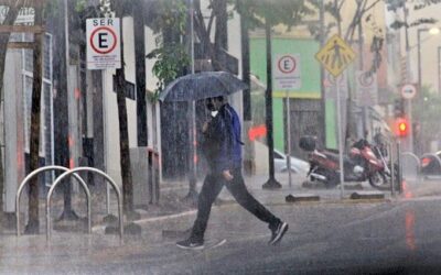 Terça-feira tem possibilidade de chuvas de intensidade fraca a moderada no Estado