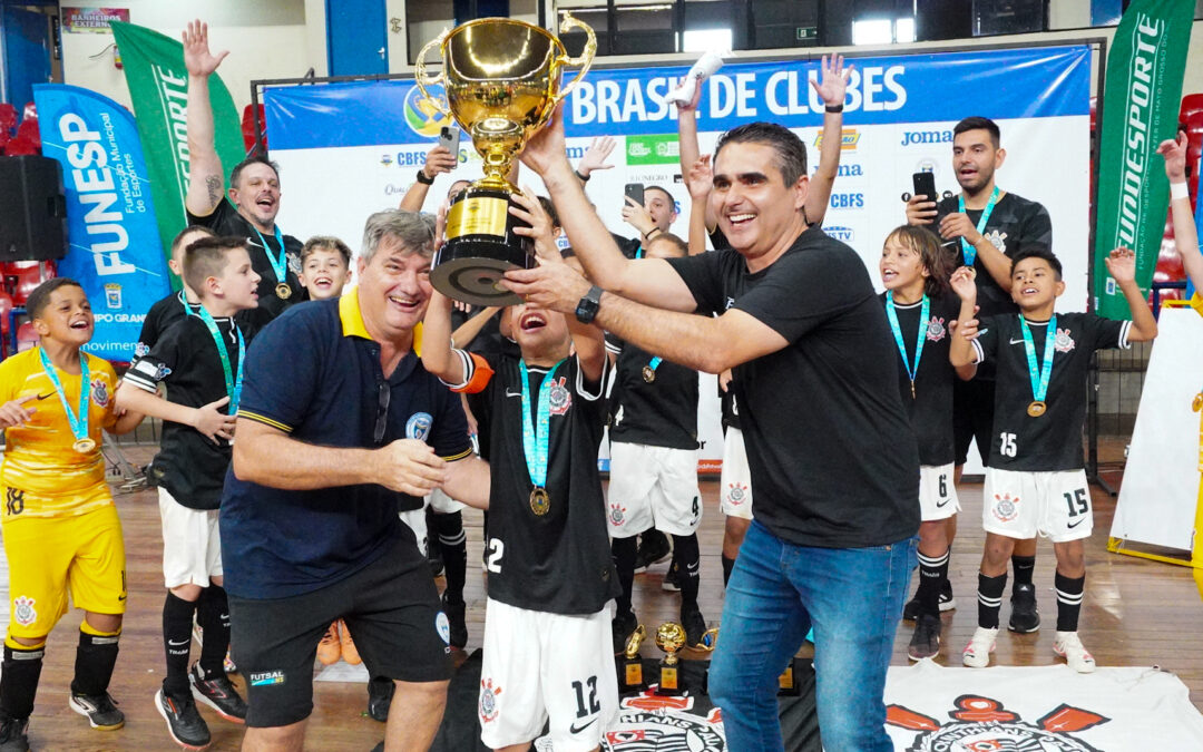 Corinthians conquista título da Taça Brasil Sub-10 no Ginásio Guanandizão