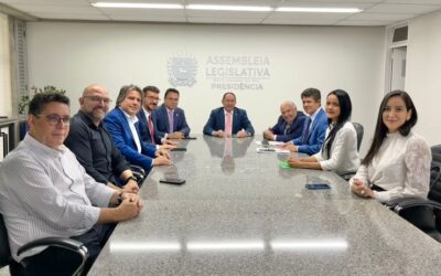 Assembleia recebe projeto que reajusta em 14,95% salário de 20 mil professores