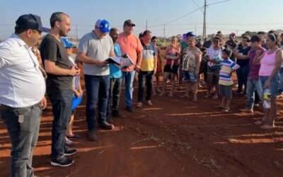 Prefeitura entrega Manual de Autoconstrução para famílias beneficiadas no Projeto Vida Nova