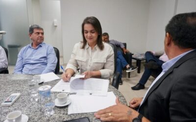 Prefeita encaminha à Câmara projeto de integralização do piso nacional de 20h para o magistério na Capital