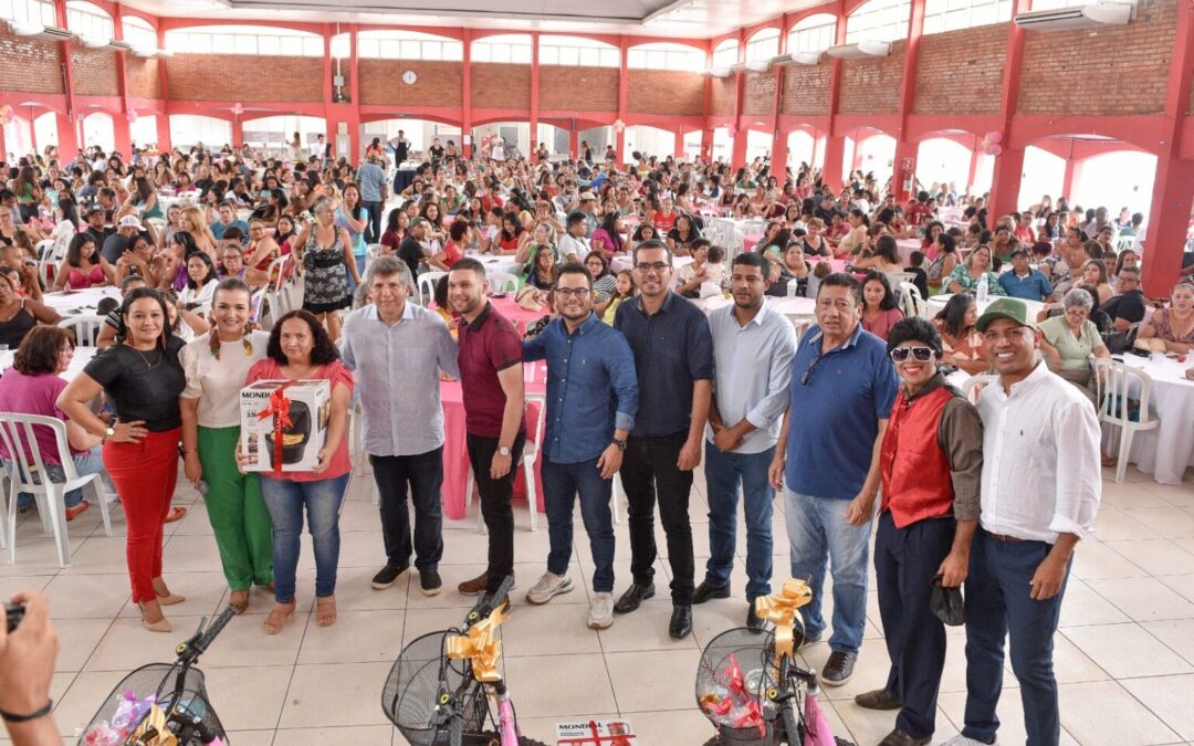 Para comemorar o dia da merendeira, Prefeitura de Campo Grande realiza festa para 500 servidores