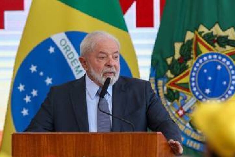 Lula lembra importância da valorização do ensino e dos professores