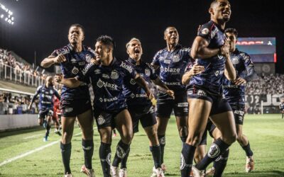 Marcos Leonardo marca gol da vitória contra o Coritiba e tira Santos da zona de rebaixamento