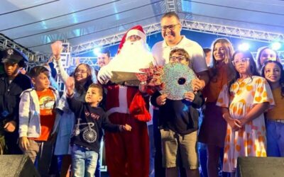 Dourados Brilha 2023 começa com luzes, fogos e Praça Antônio João lotada