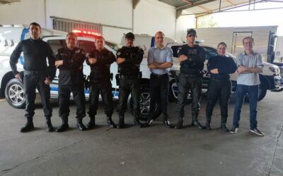 Grupamentos da Polícia Penal recebem novos veículos para transporte de presos e ações operacionais