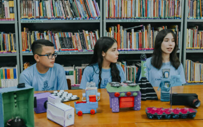 Com objetos recicláveis, alunos da Reme criam brinquedos em projeto sobre a América Latina