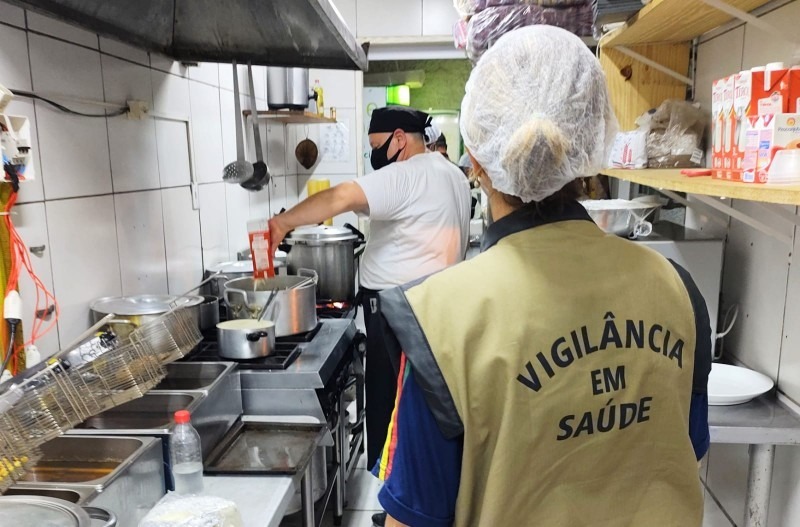 Vigilância Sanitária faz visitas de orientação em restaurantes de Dourados nesta quinta-feira