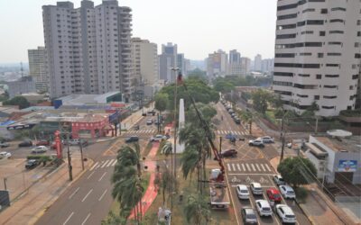 Prefeitura começa a instalar iluminação decorativa na Afonso Pena, 14 de Julho e rotatórias