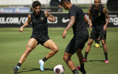 Quarteto continua sem treinar em campo no Corinthians, mas apenas por precaução