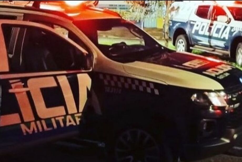 Em moto roubada, homem atira contra viatura e acaba morto pela polícia