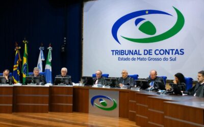 Conselheiros relatam 99 processos em sessão do Pleno