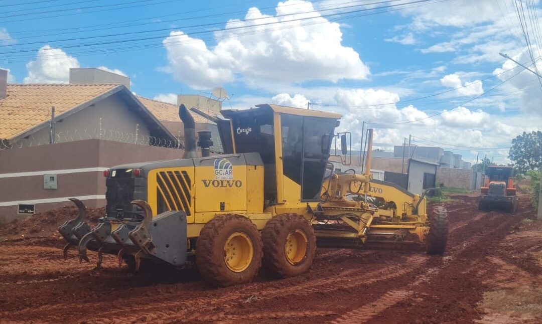 Prefeitura aproveita trégua da chuva para intensificar limpeza nas vias da cidade