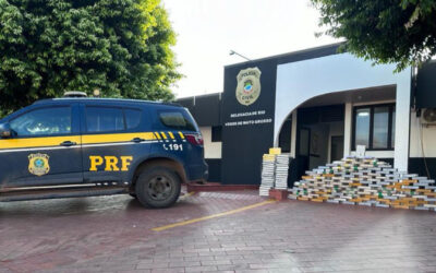 Na BR-163, Polícia Rodoviária Federal apreende 195 kg de cocaína em caminhonete