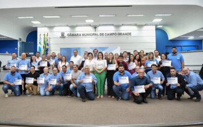 Moção: Prefeitura homenageia servidores municipais em reconhecimento da dedicação profissional