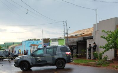 Policiais do Choque matam um e prendem dois envolvidos em roubo e agressão a comerciantes