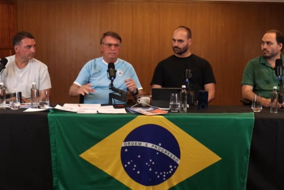 Bolsonaro diz que foi massacrado pelo caso Marielle e que PF ‘não cansa’ de criar narrativas