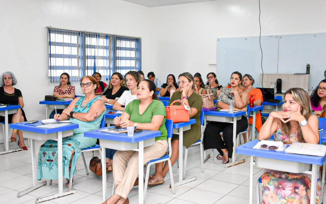 Prefeitura reúne novos diretores eleitos das Emeis para ambientação